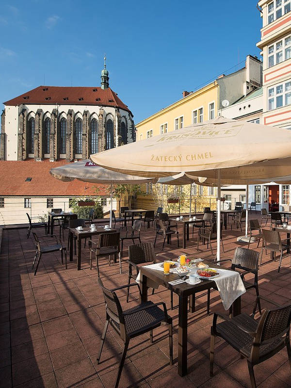 Hotel Julis - 600 x 800